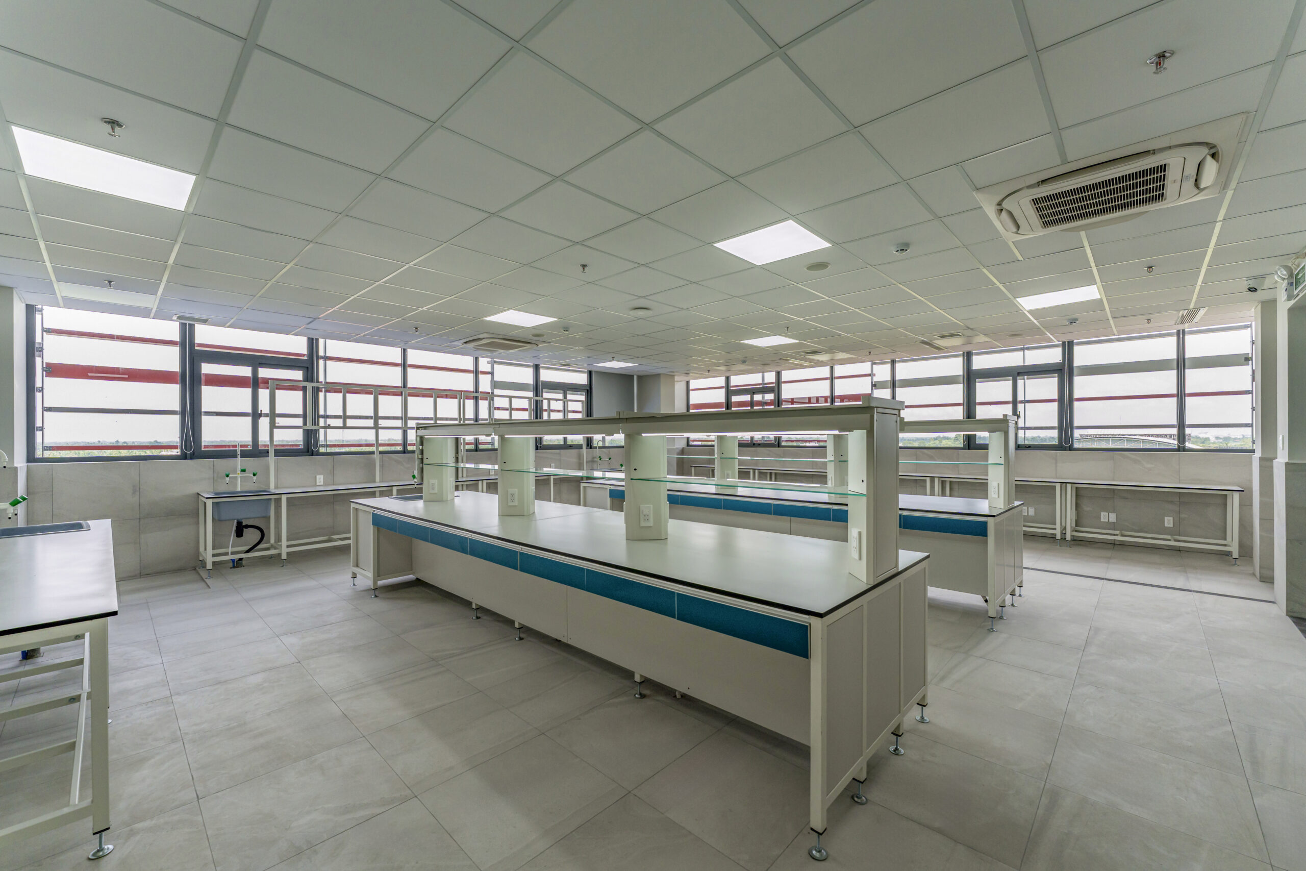 Cửa nhôm VIC